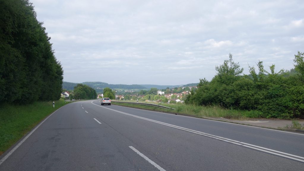 B27 Blick zurück auf Dallau - jetzt ging's hoch!