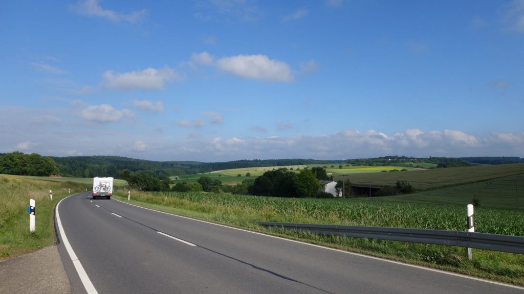 Auf der B292 Blick zurück Richtung Oberschefflenz 8:42 Uhr