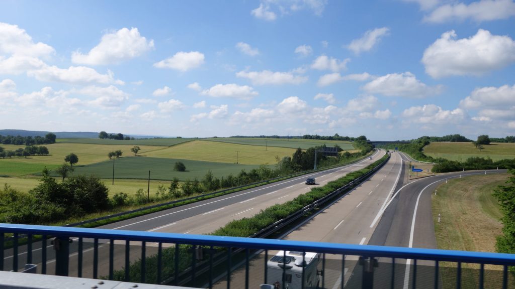 Blick auf die A81 bei Ravenstein