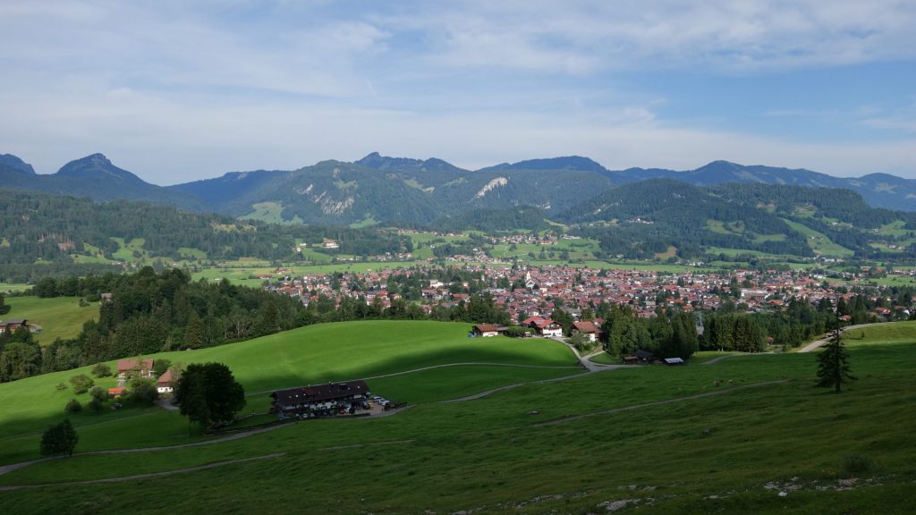 Einsteig zum Schattenberg: Blick auf den Kühberg mit dem Haus Bergfrieden