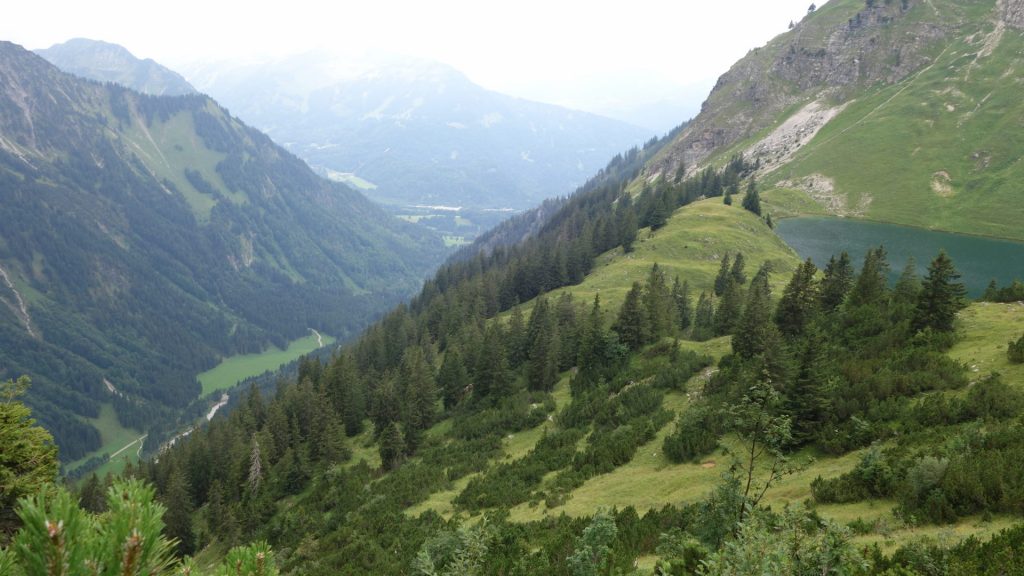 Beim Abstieg auf dem Gleitweg von der Hinteren Seealpe zum Oytal